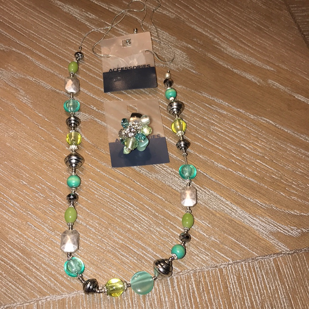 Old Navy Beaded Necklace And Ring Set